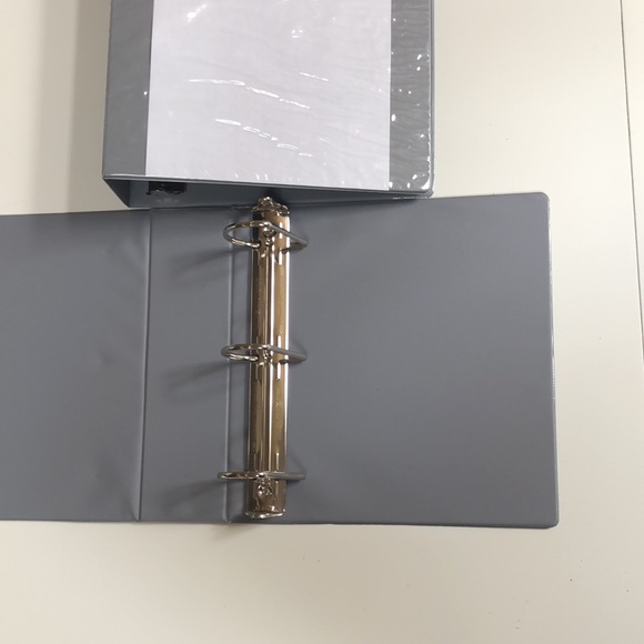 SET of 2 binders - 3 inch - Picture 6 of 11